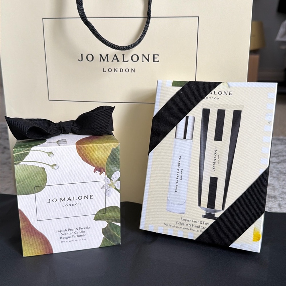 Jo Malone set candle and cologne with hand cream